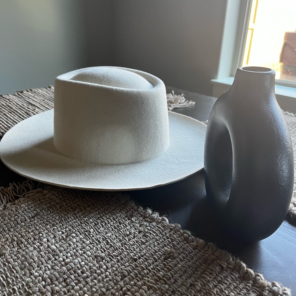 GiGi Pip NWT white hat - never worn